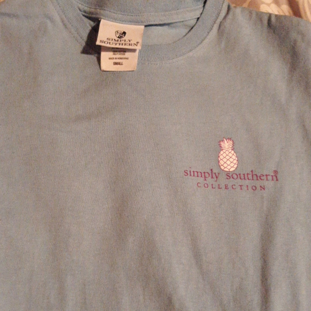 Simply southern T